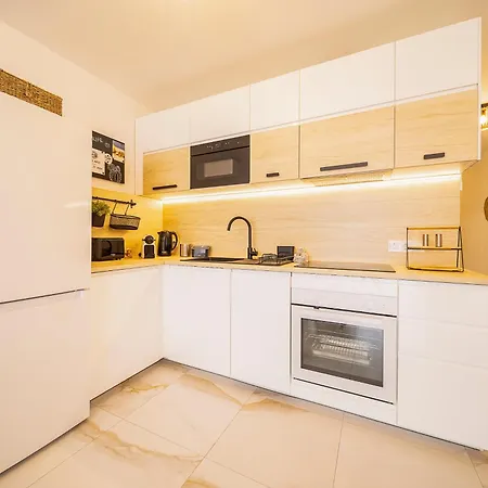 Skyview Apartment *