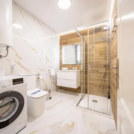 Skyview Apartment *